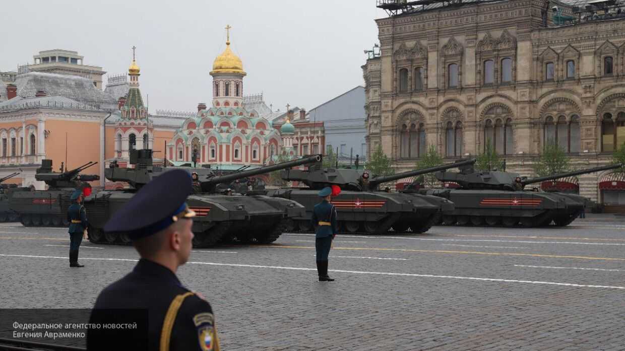 Парад в честь 75-летия юбилея Победы стартовал на Красной площади в Москве