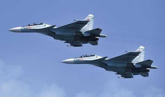 Появилось видео перехвата российскими Су-27 бомбардировщика США над Балтикой