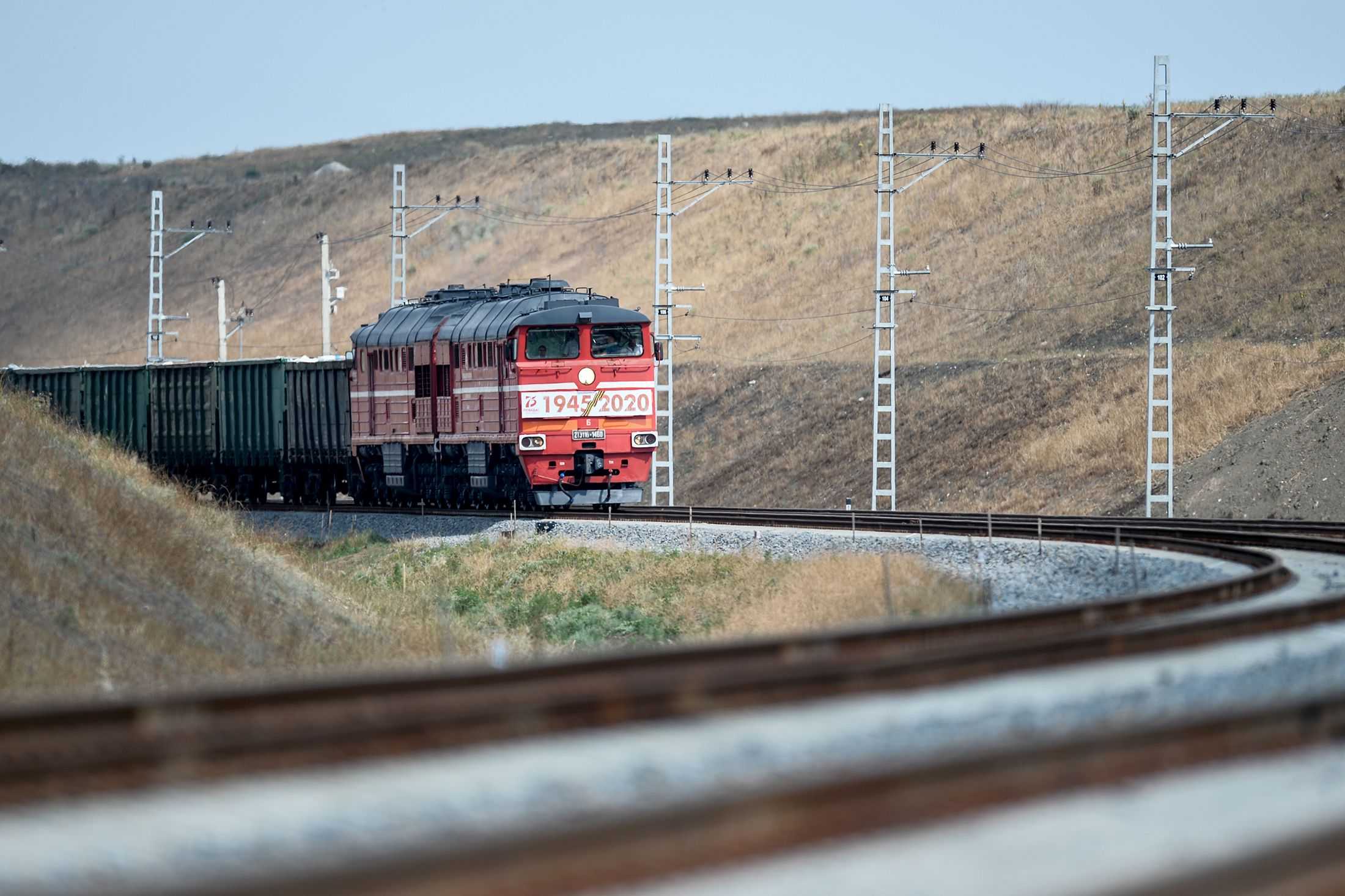 Украина сильно занервничала после запуска грузовых перевозок по Крымскому мосту