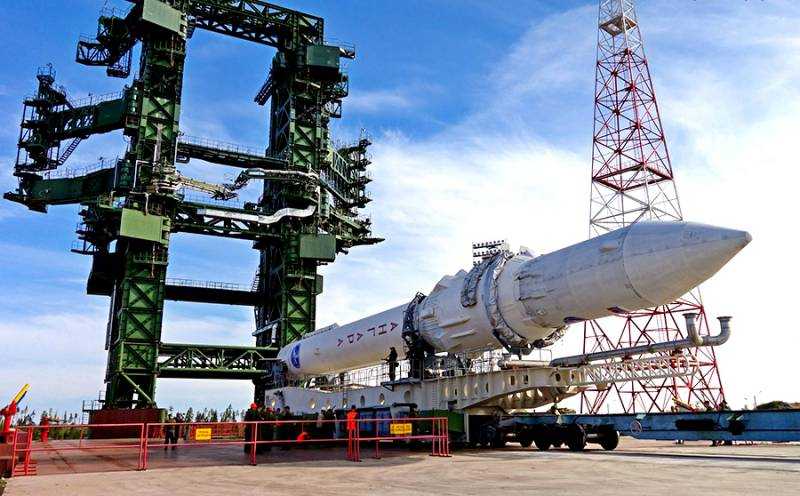 Пресса США предложила россиянам летать в космос на батуте, вместо дорогой «Ангары»
