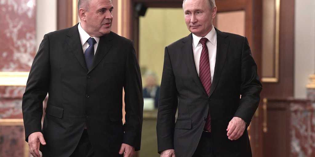 Путин в 2019 году заработал в два раза меньше Мишустина