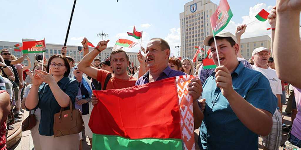 Жители Белоруссии вышли на улицы в поддержку Лукашенко