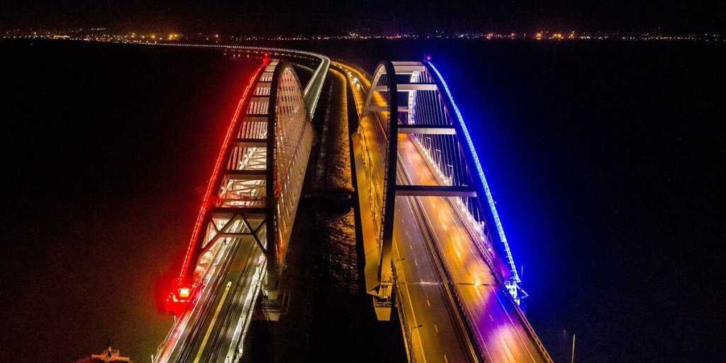 На Украине заявили, что Крымский мост долго не простоит