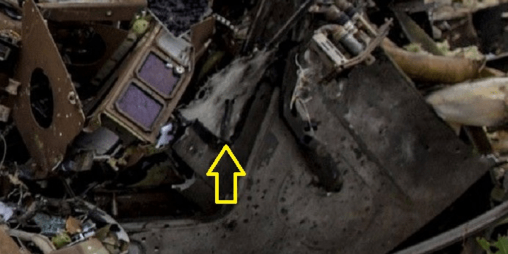 Антипов назвал деталь в кабине пилотов, которая раскрывает причину крушения MH 17
