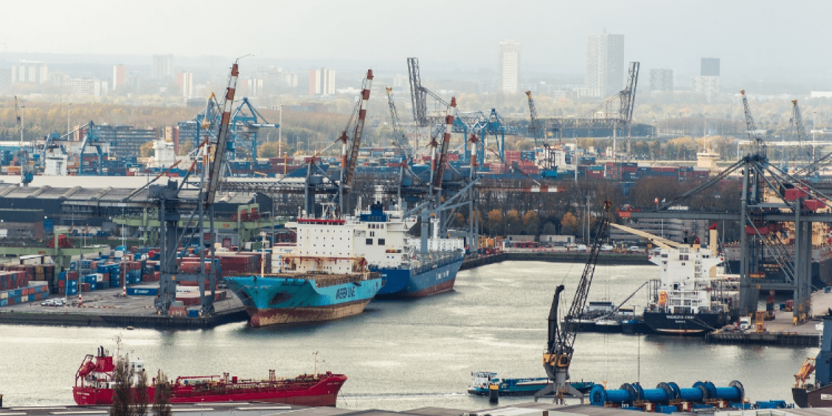 Украина: Минобороны хочет закрыть «мировые порты» для российских подразделений