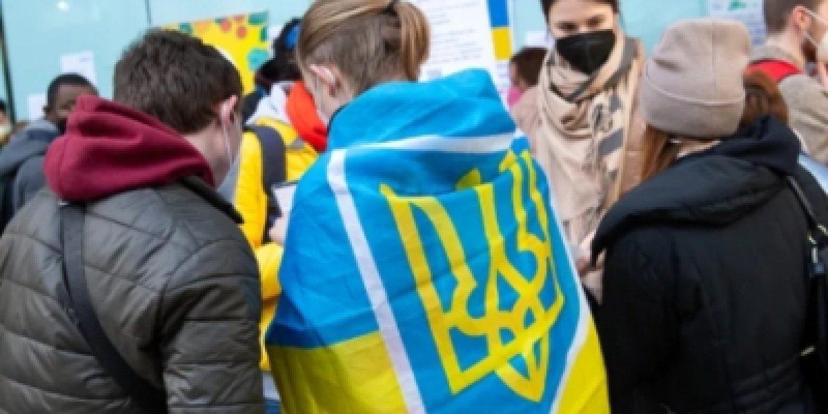 Закончилось терпение и у поляков: Британский офицер выставил на улицу многодетную семью с Украины