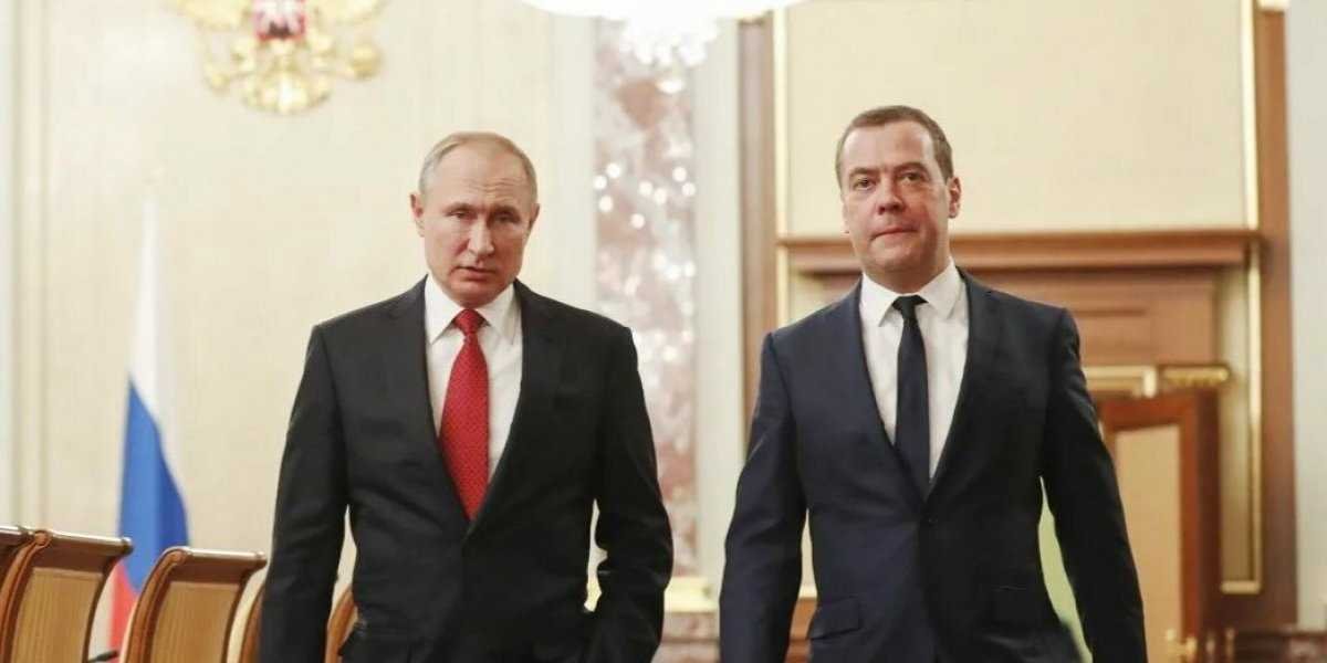 Бывший разведчик ЦРУ о планах США на Россию, рокировке Путина-Медведева и законном решении РФ на проведение СВО