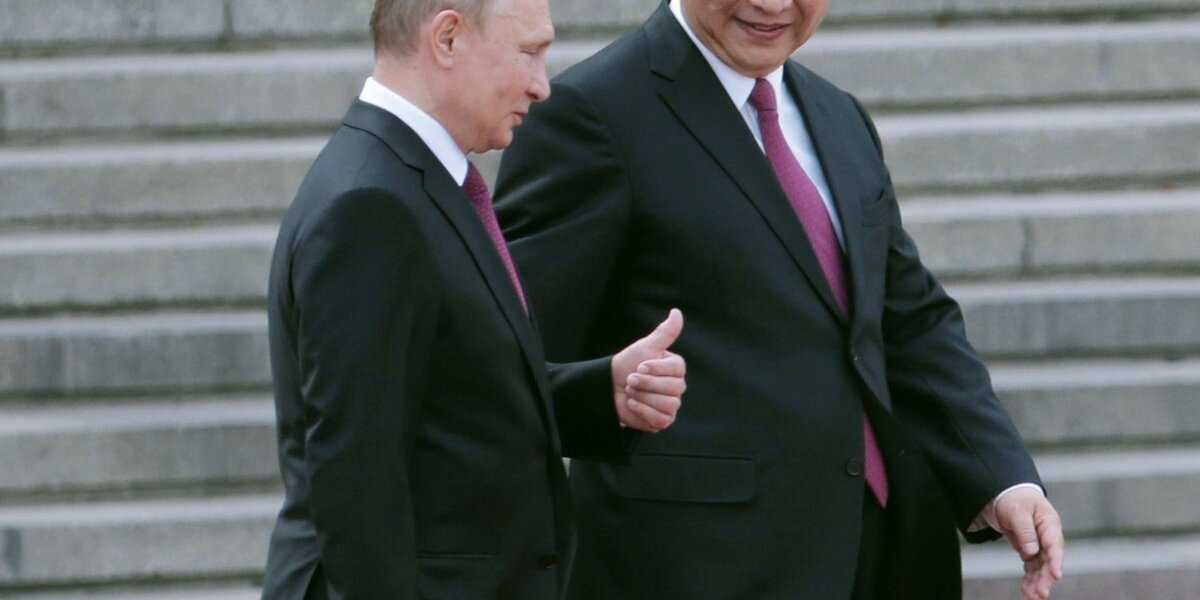Западные СМИ сообщают, что Россия и Китай скупают золото и Путин может вдвое  увеличить на него цену