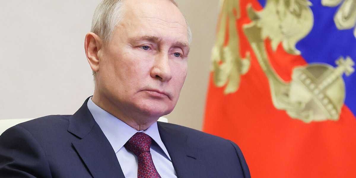 Хазин назвал главное условие для выдвижения Путина на новый президентский срок