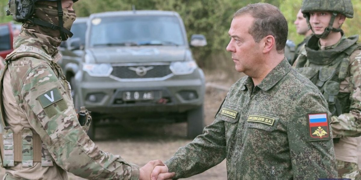 Д.Медведев: на Западе сами будут умолять о переговорах