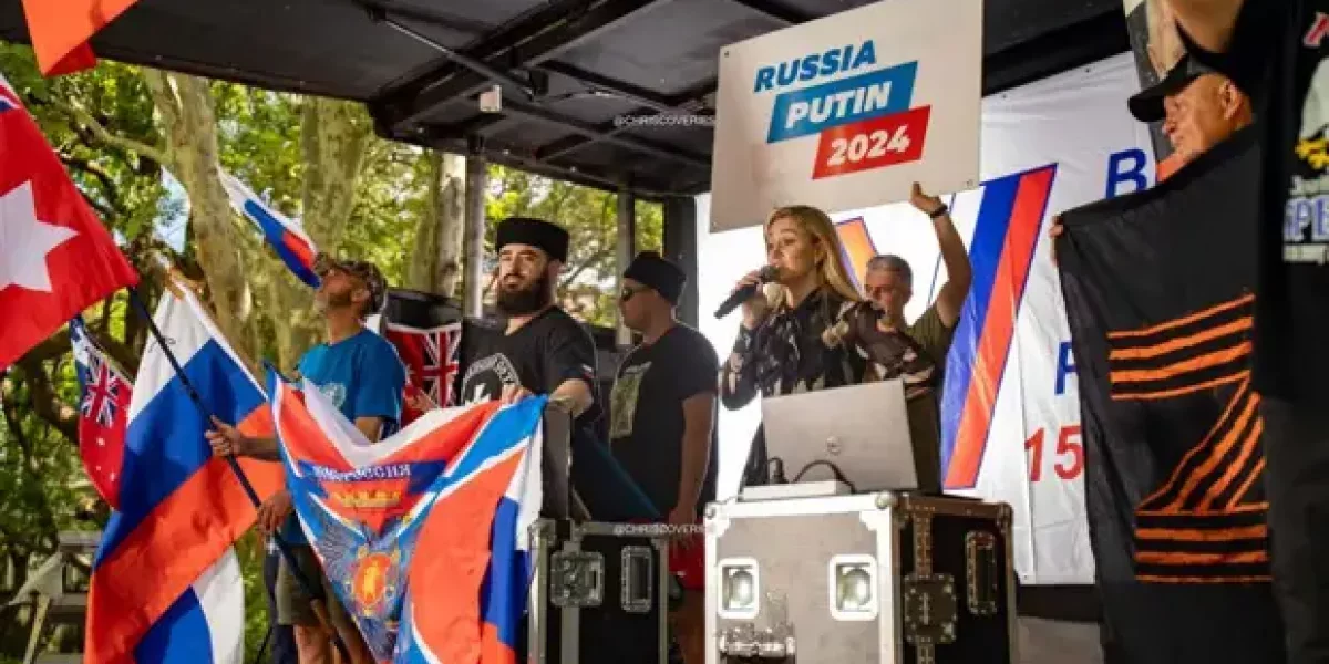 Австралийцы включили перед посольством Польши — «Такого, как Путин!»