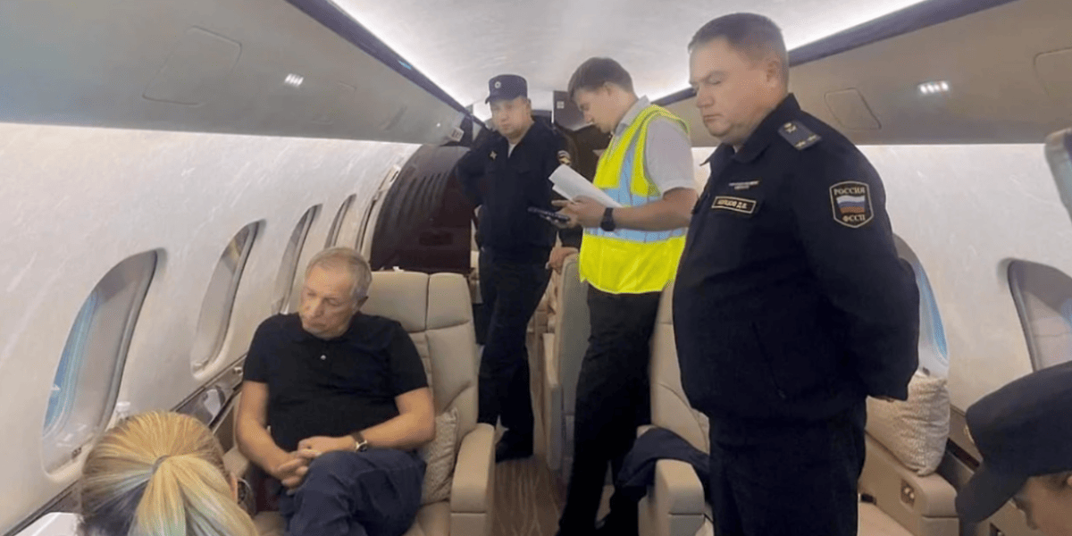 Деньги на СВО будут, Путин продолжает: Сначала олигарха вернули в самолёте назад. А теперь заберут активы его семьи Деньги на СВО будут, Путин продолжает: Сначала олигарха вернули в самолёте назад. А теперь заберут активы его семьи