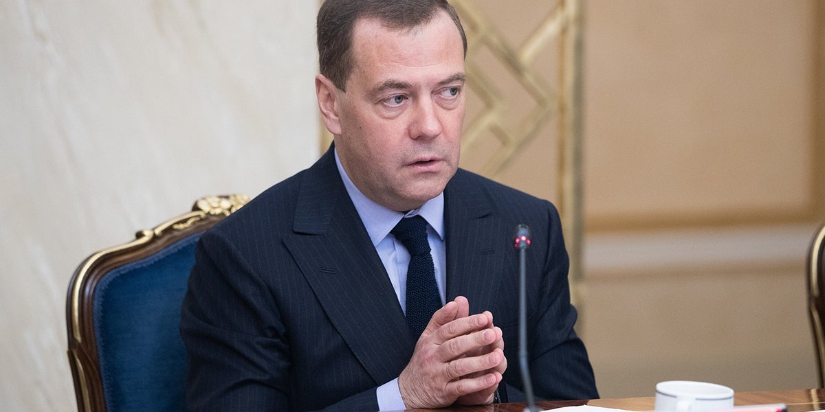 Медведев: Украина отказалась от братства с Россией из-за англосаксов Медведев: Украина отказалась от братства с Россией из-за англосаксов