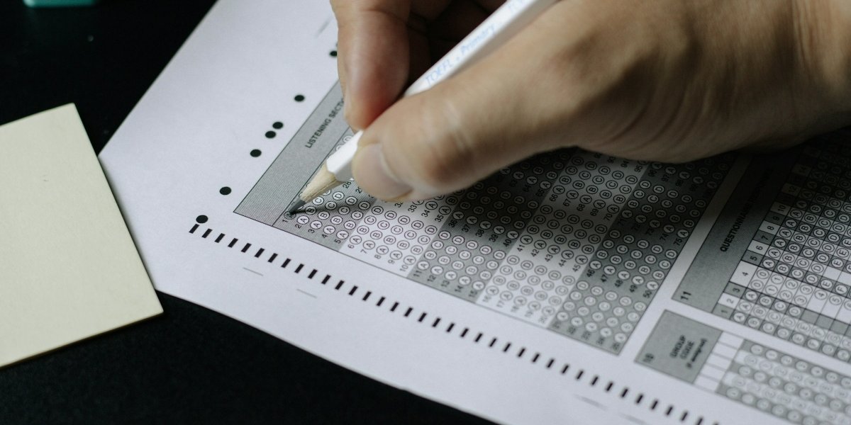 Абитуриентов «спасло» Минобрнауки: в 2026 году четвертого ЕГЭ точно не будет Абитуриентов «спасло» Минобрнауки: в 2026 году четвертого ЕГЭ точно не будет