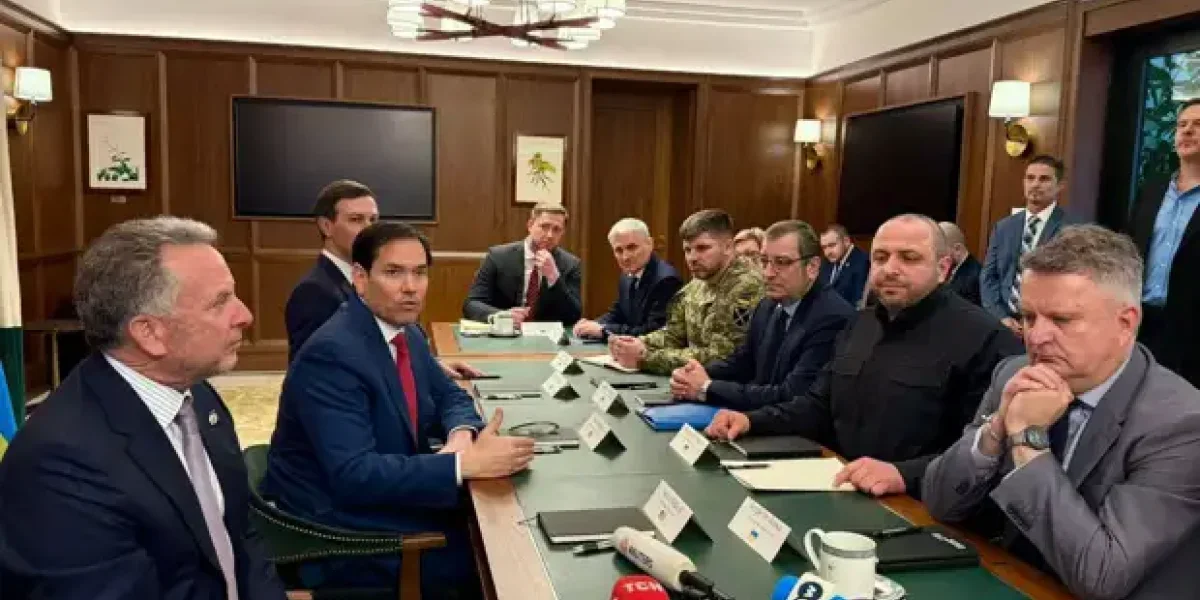 Переговорную делегацию Украины назвали «насекомыми». Почему их «прогонят» или они «умрут» Переговорную делегацию Украины назвали «насекомыми». Почему их «прогонят» или они «умрут»