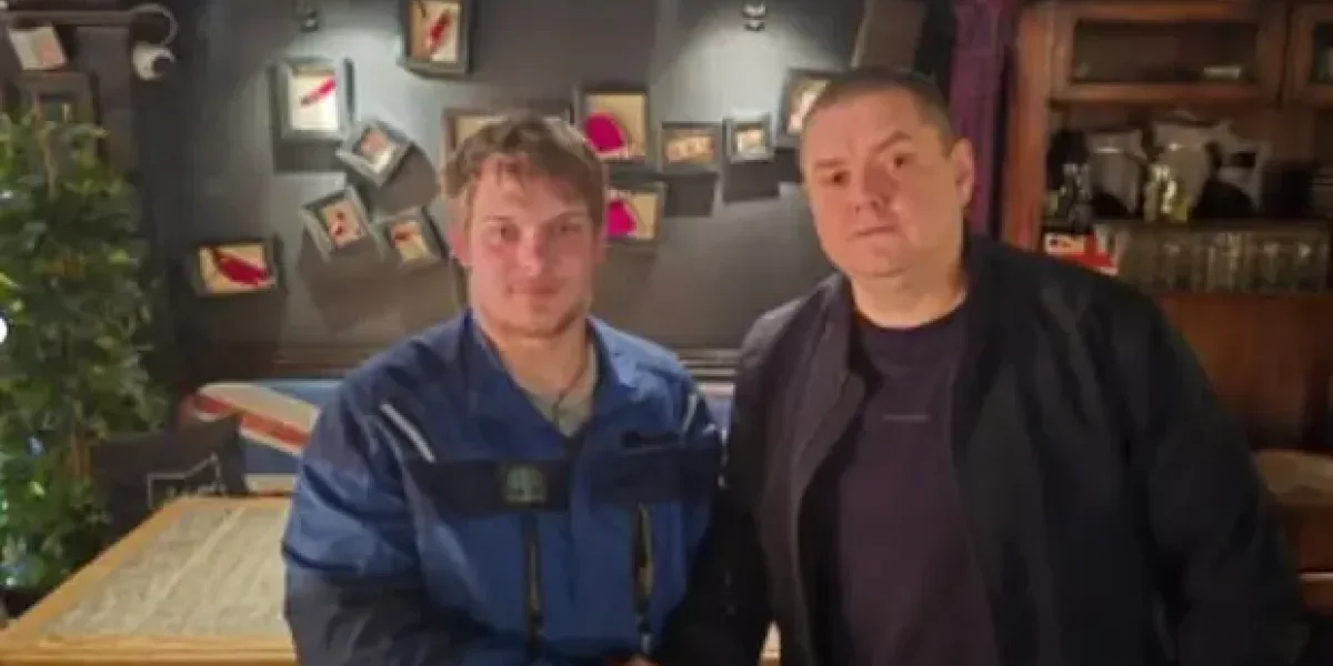 «Ты о… мой телефон трогать? Я тебя уволю». Учитель молча стоял и терпел унижения «Ты о… мой телефон трогать? Я тебя уволю». Учитель молча стоял и терпел унижения