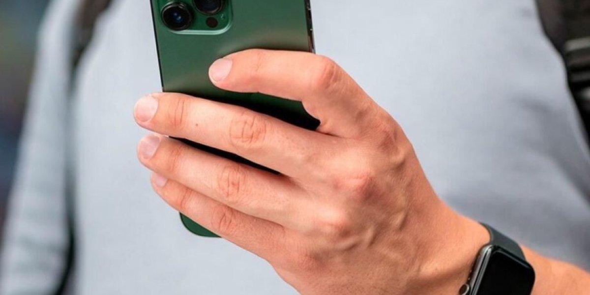 Ваш телефон в метро: инструкция по самозащите при проверке Ваш телефон в метро: инструкция по самозащите при проверке