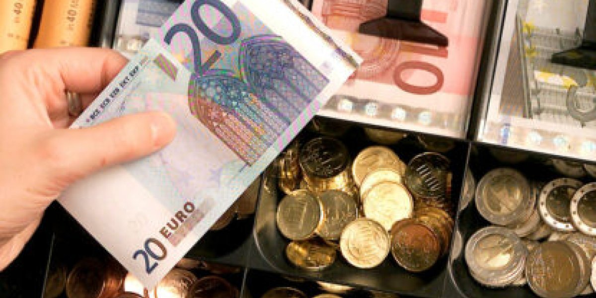 Евросоюз обложил европейцев «украинским налогом» – 250 евро с носа Евросоюз обложил европейцев «украинским налогом» – 250 евро с носа